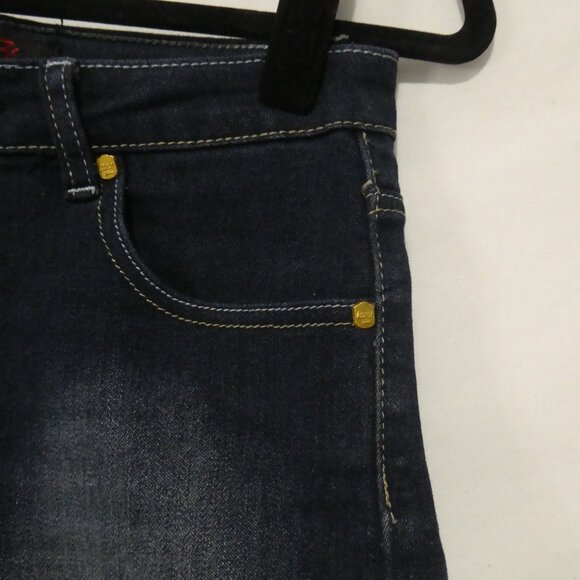 ROXY JEANS | size 26 | Denim Shorts | Rolled Bottom Hem | Stitched Back Pockets - Picture 5 of 14